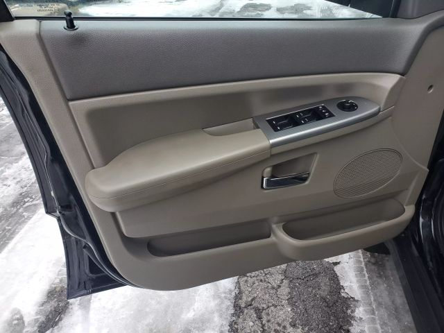 Reina Motor Car 2009 Jeep Grand Cherokee